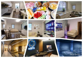FREE WELLNESS & SPA MULTIMEDIA APARTMENT - ZDARMA VSTUP DO WELLNESS - ZÁŽITKOVÉ VANY, SOLNÁ SAUNA, FINSKÁ SAUNA, PARNÍ SAUNA, MASÁŽE, SNÍDANĚ V CENĚ, PLAYSTATION 5 a HRY, SKLEP, MODERNÍ VYBAVENÍ, PARK